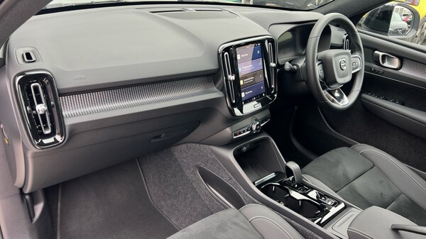 Used Volvo XC40 2025 for sale - 76203785: Photo 4