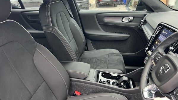 Used Volvo XC40 2025 for sale - 76203785: Photo 9
