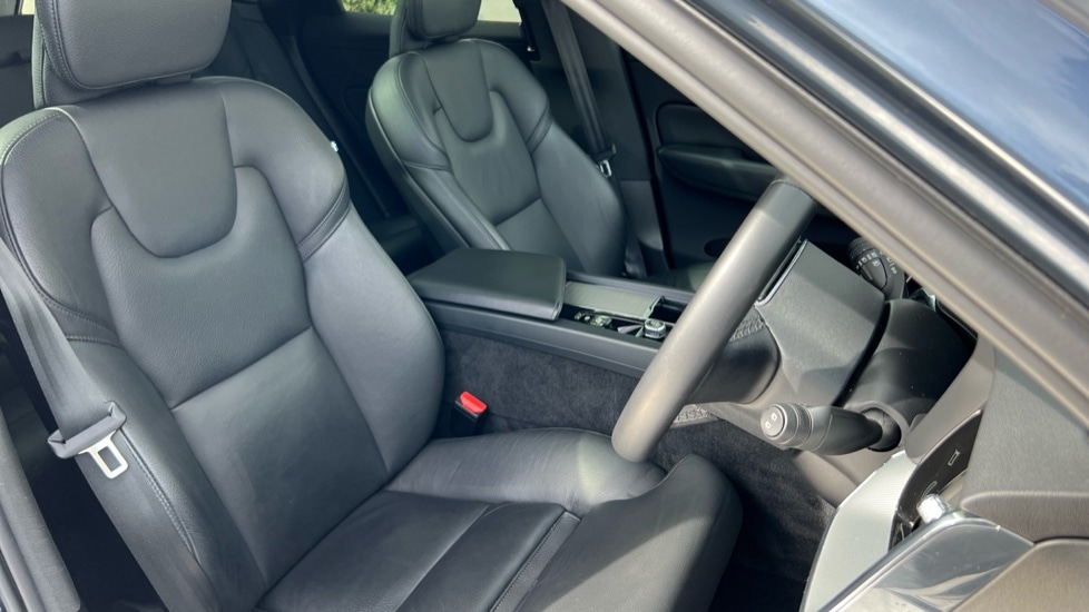 Used Volvo XC60 2023 for sale - 76494045: Photo 9