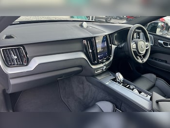Used Volvo XC60 2023 for sale - 76874387: Photo