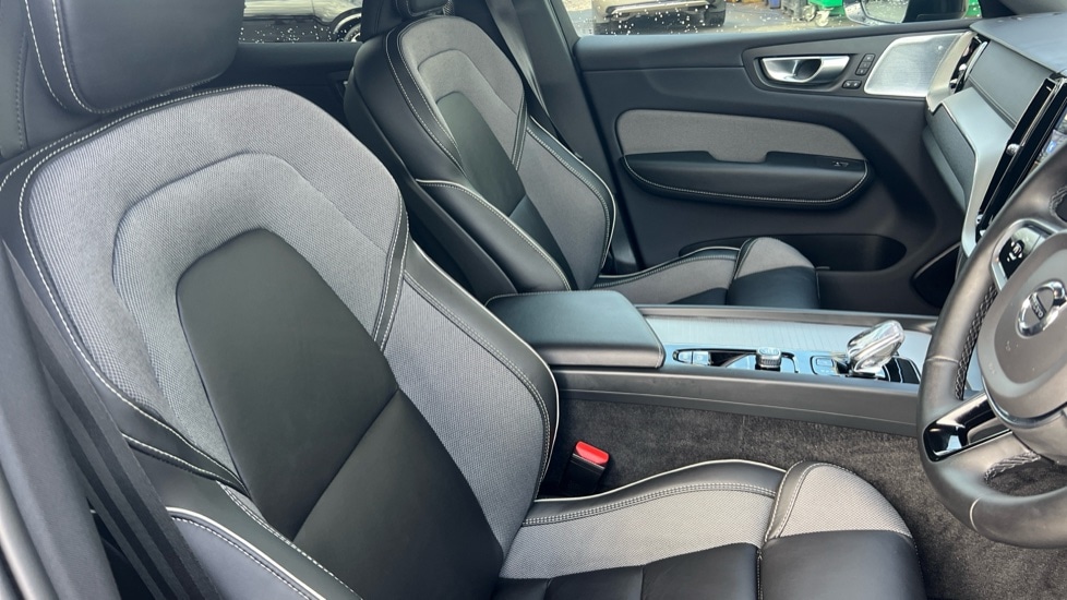 Used Volvo XC60 2023 for sale - 76874387: Photo 9