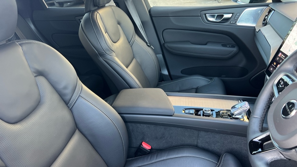 Used Volvo XC60 2025 for sale - 76872916: Photo 9