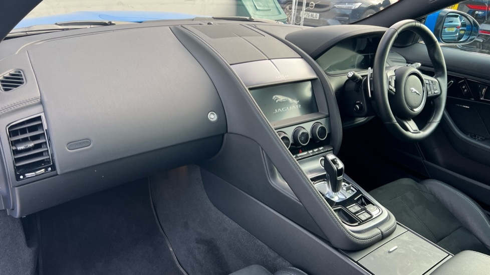 Used Jaguar F-Type 2021 for sale - 76602864: Photo 9