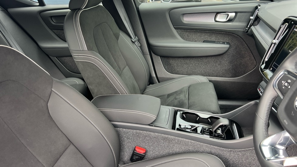 Used Volvo XC40 2024 for sale - 75902073: Photo 9