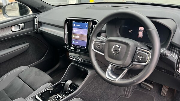 Used Volvo XC40 2025 for sale - 76172330: Photo 5