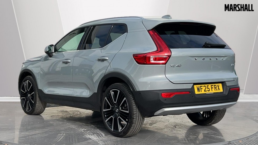 Used Volvo XC40 2025 for sale - 76007904: Photo 2