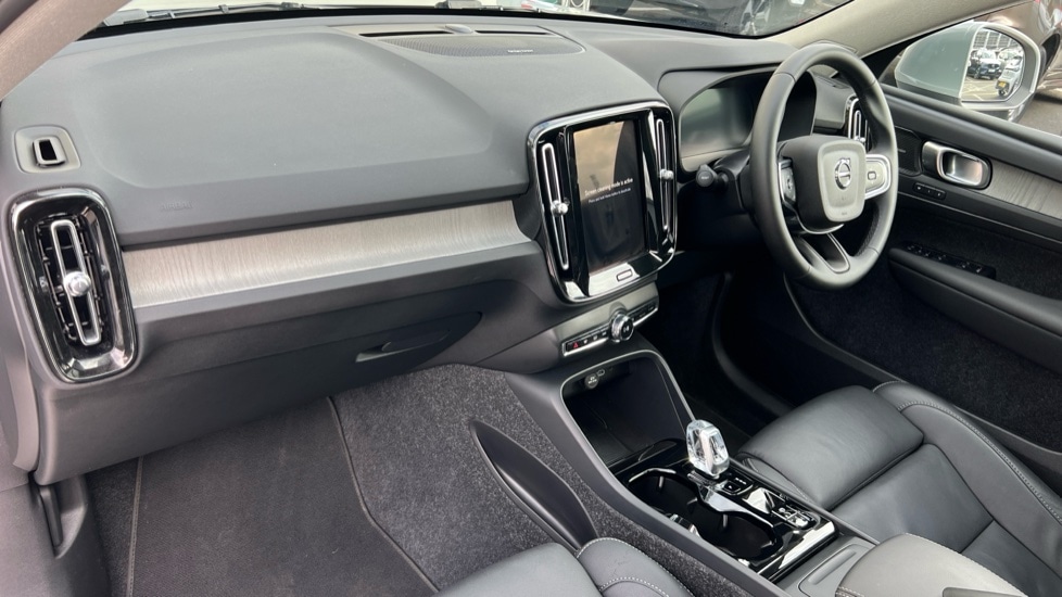 Used Volvo XC40 2025 for sale - 76007904: Photo 4