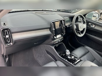 Used Volvo XC40 2025 for sale - 76007904: Photo 4