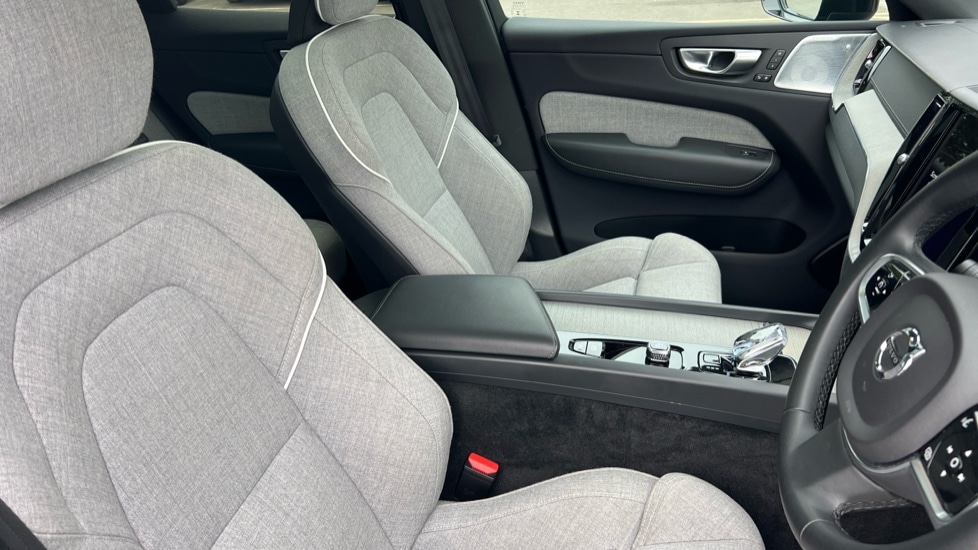 Used Volvo XC60 2023 for sale - 76008142: Photo 9
