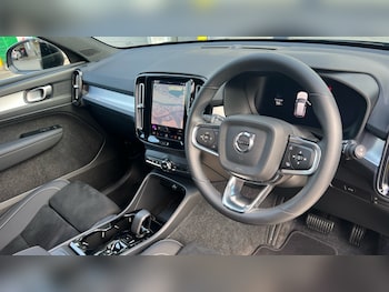 Used Volvo XC40 2025 for sale - 77353768: Photo