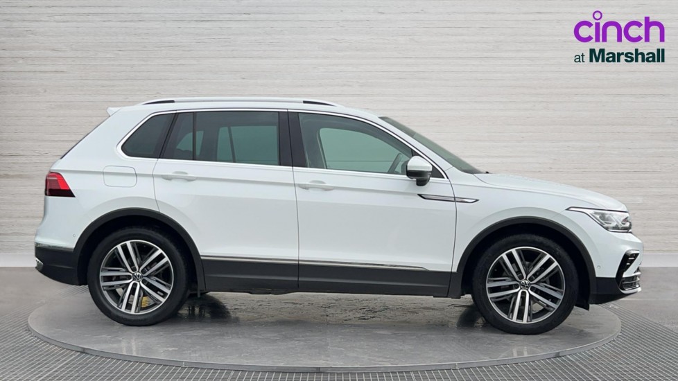 Used Volkswagen Tiguan 2021 for sale - 76868689: Photo 2