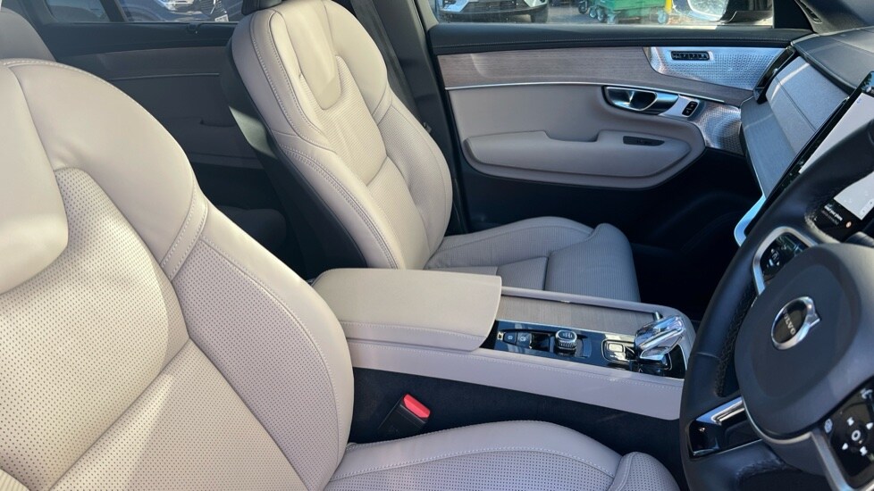 Used Volvo XC90 2025 for sale - 76007931: Photo 9