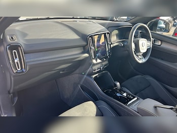 Used Volvo XC40 2025 for sale - 76355128: Photo