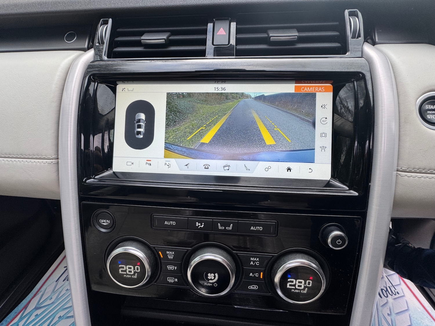 Used Land Rover Discovery 2017 for sale - 77548447: Photo 13