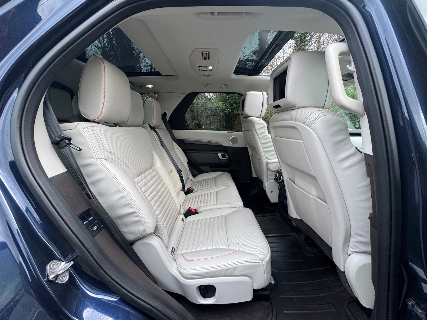 Used Land Rover Discovery 2017 for sale - 77548447: Photo 8