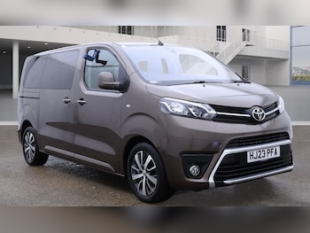 Used Toyota PROACE CITY Verso 2023 for sale - 77015220: Photo