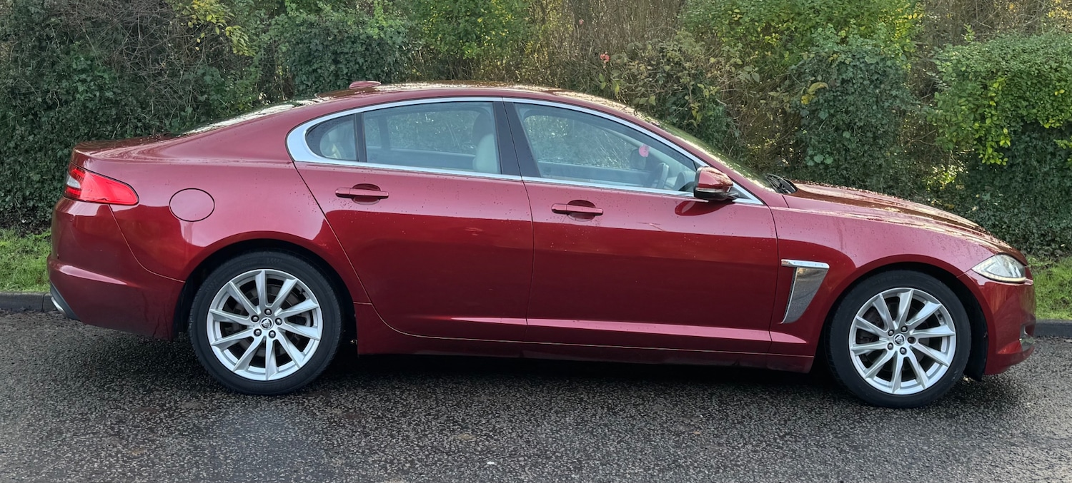 Used Jaguar XF 2011 for sale - 76935409: Photo 2