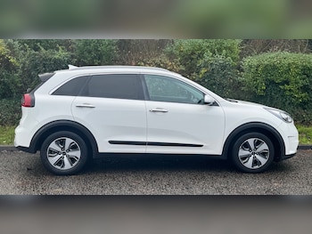 Used Kia Niro 2016 for sale - 76884789: Photo