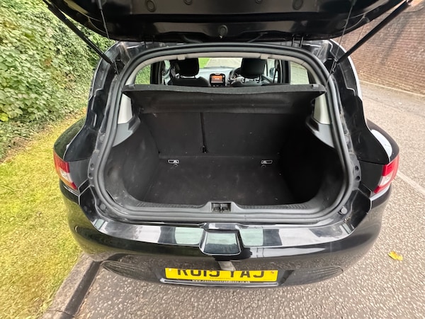 Used Renault Clio 2015 for sale - 76306129: Photo 6