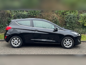 Used Ford Fiesta 2018 for sale - 77060496: Photo