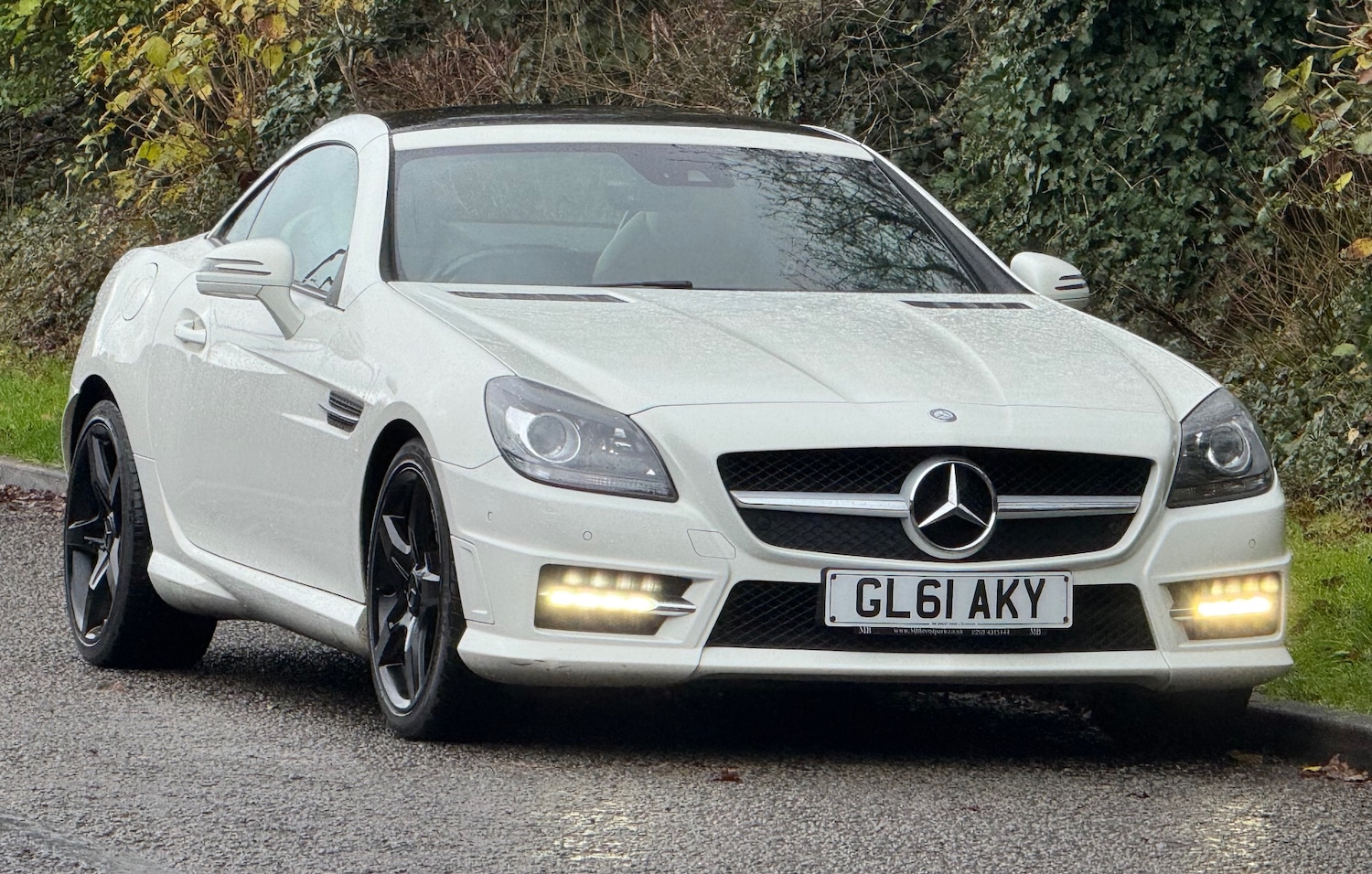 Used Mercedes-Benz SLK 2011 for sale - 76950998: Photo 1