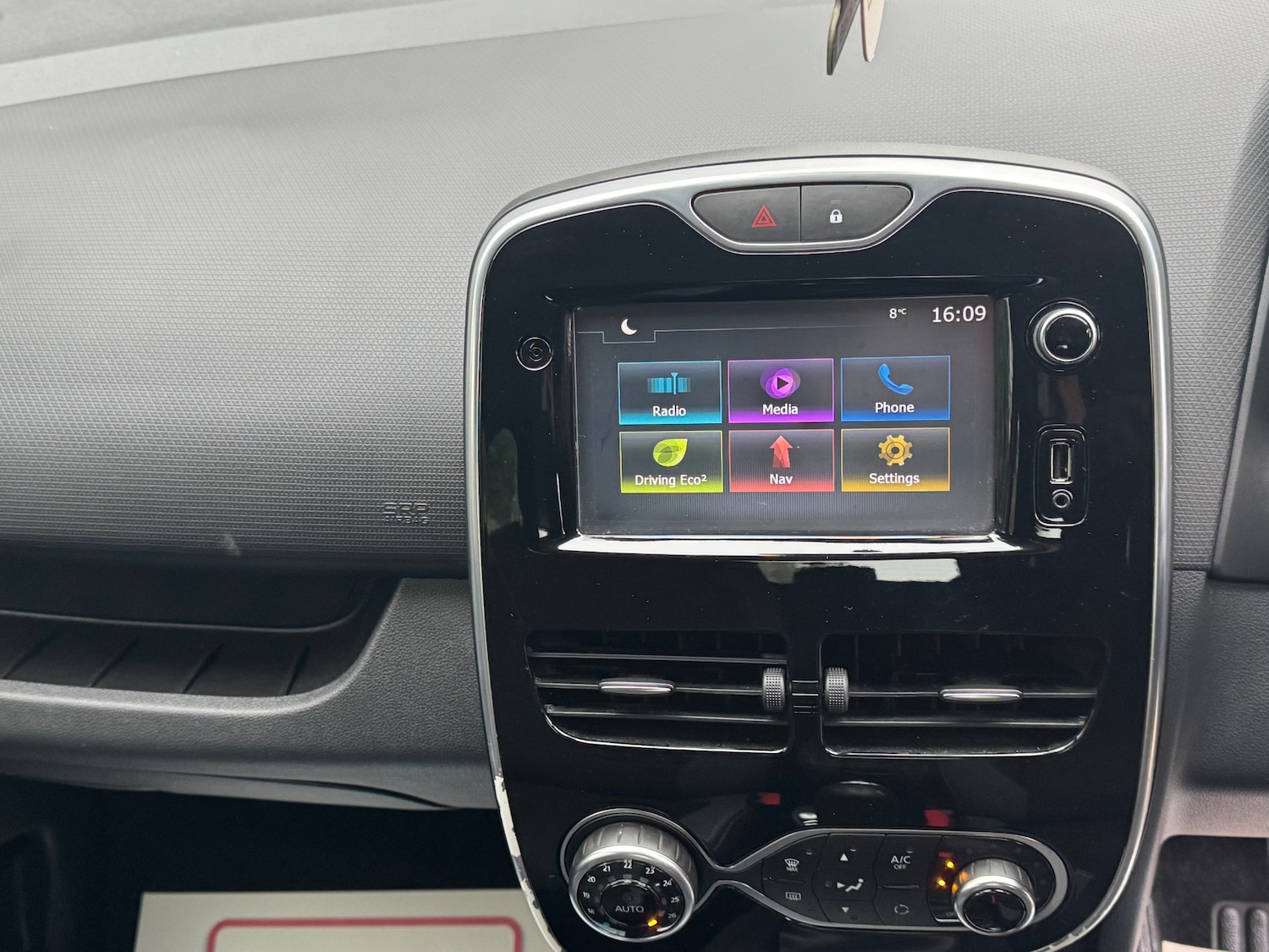 Used Renault Clio 2016 for sale - 77807060: Photo 11