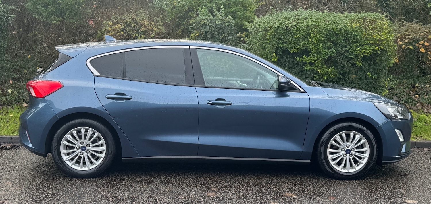 Used Ford Focus 2019 for sale - 76884952: Photo 2