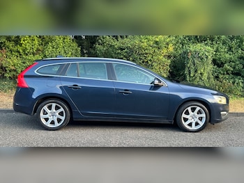 Used Volvo V60 2014 for sale - 79451600: Photo