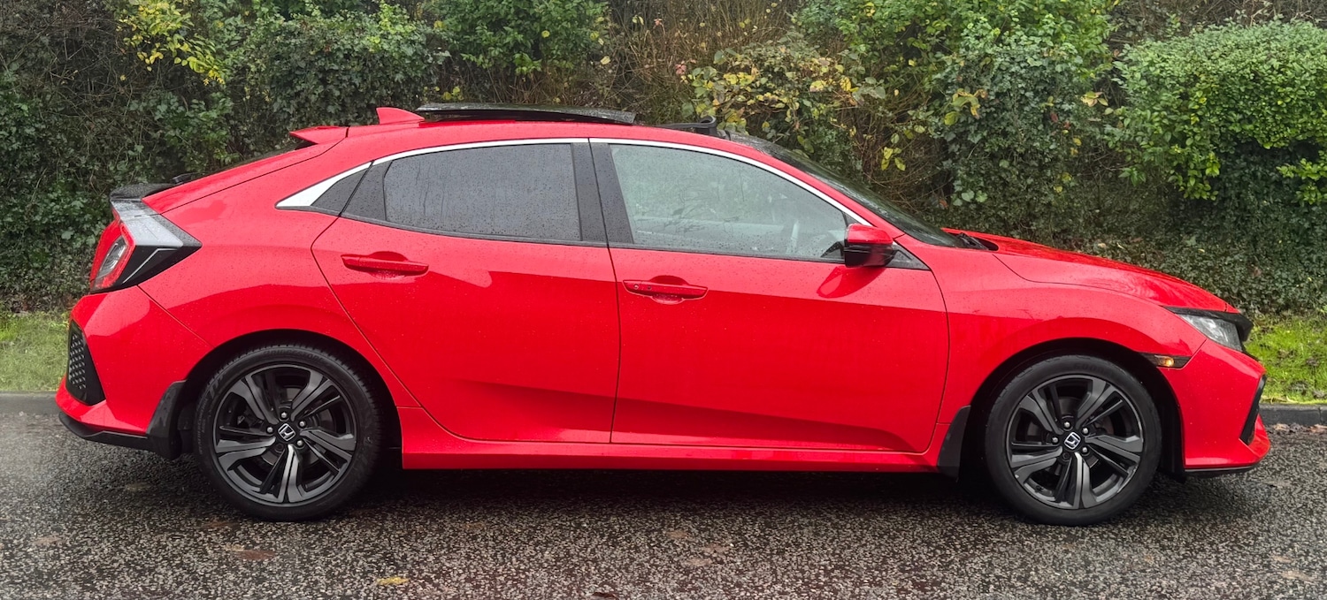 Used Honda Civic 2017 for sale - 76821969: Photo 2