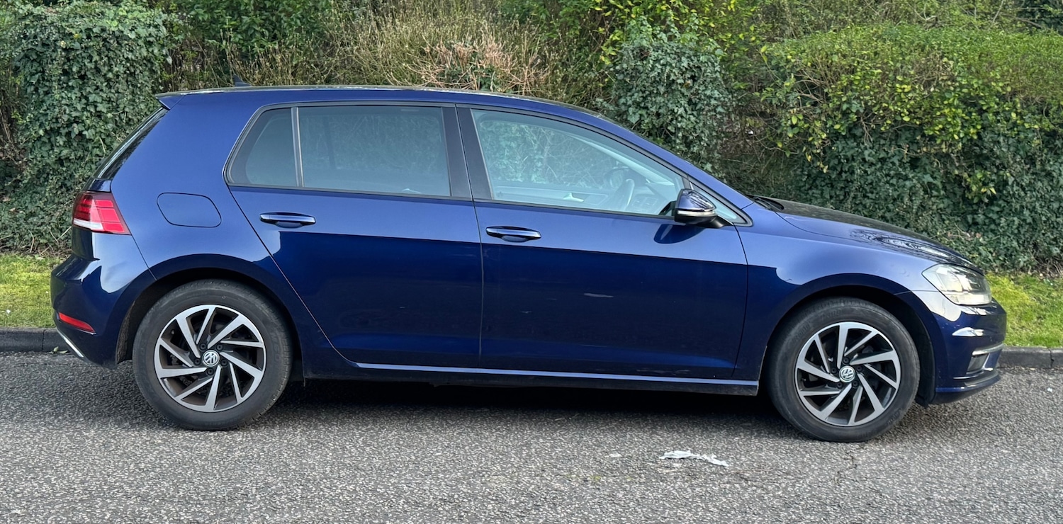 Used Volkswagen Golf 2019 for sale - 77982045: Photo 2