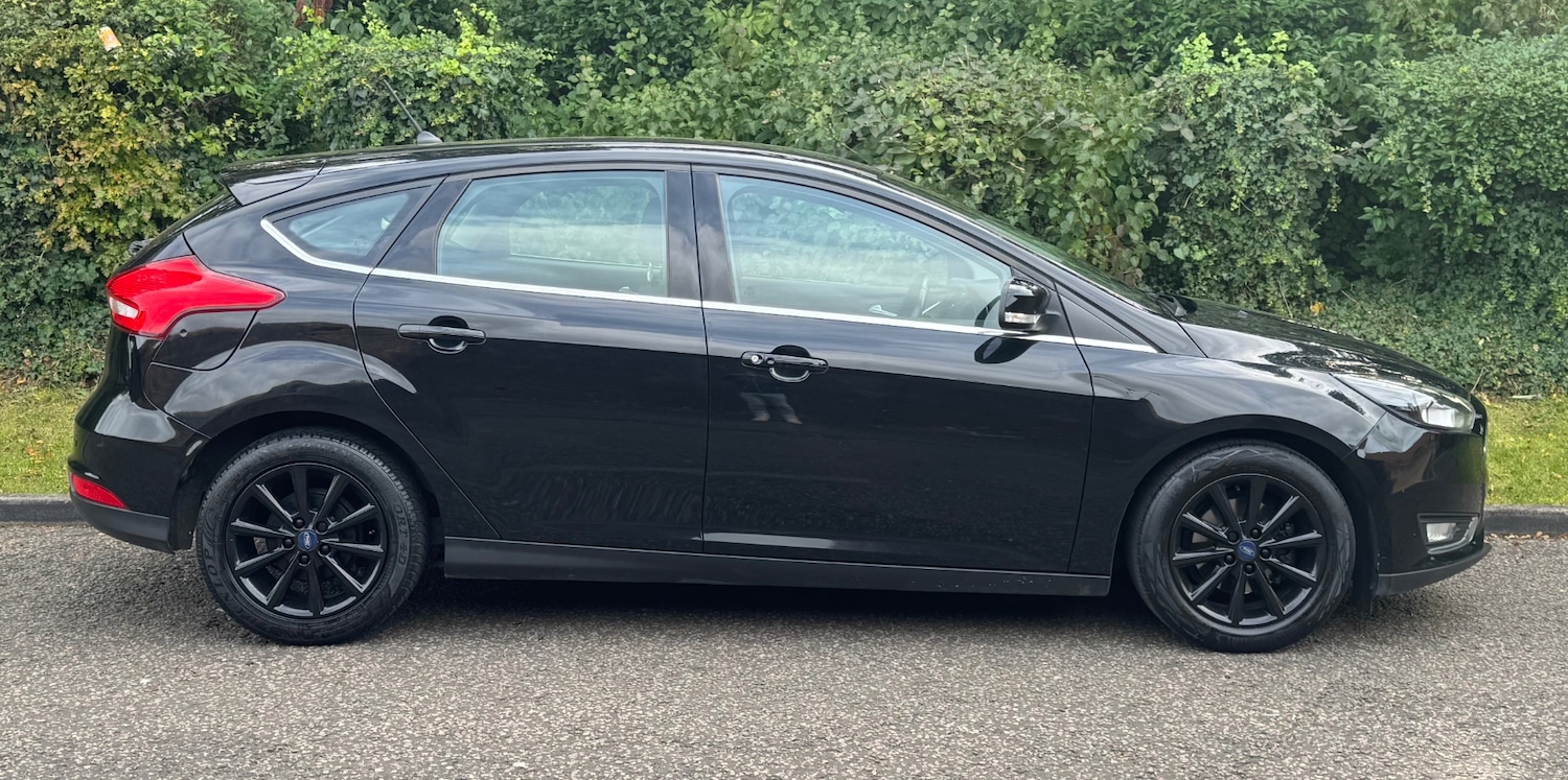 Used Ford Focus 2017 for sale - 76182246: Photo 2