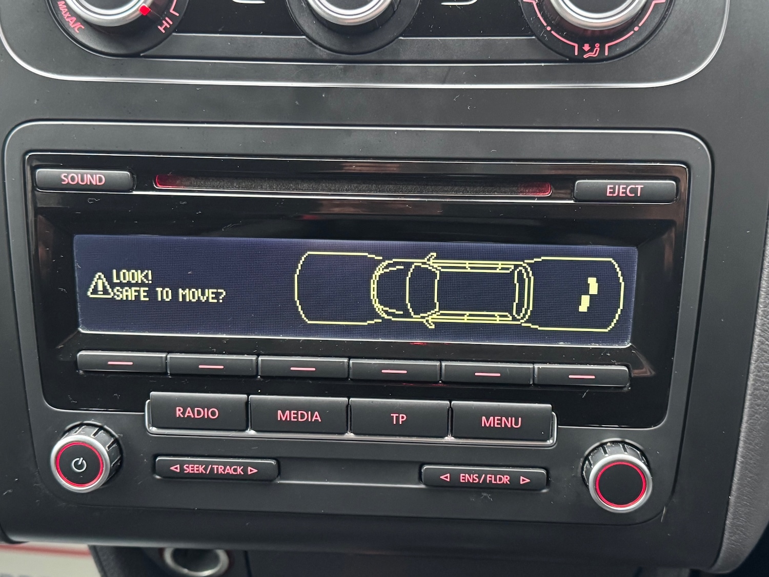 Used Volkswagen Touran 2013 for sale - 77597565: Photo 12