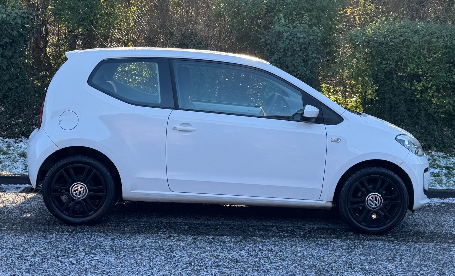 Used Volkswagen up! 2013 for sale - 77101429: Photo 2