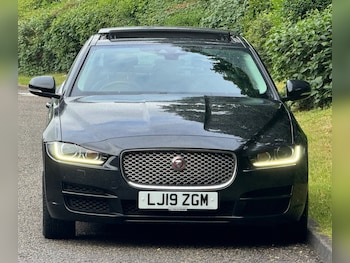 Used Jaguar XE 2019 for sale - 78797364: Photo
