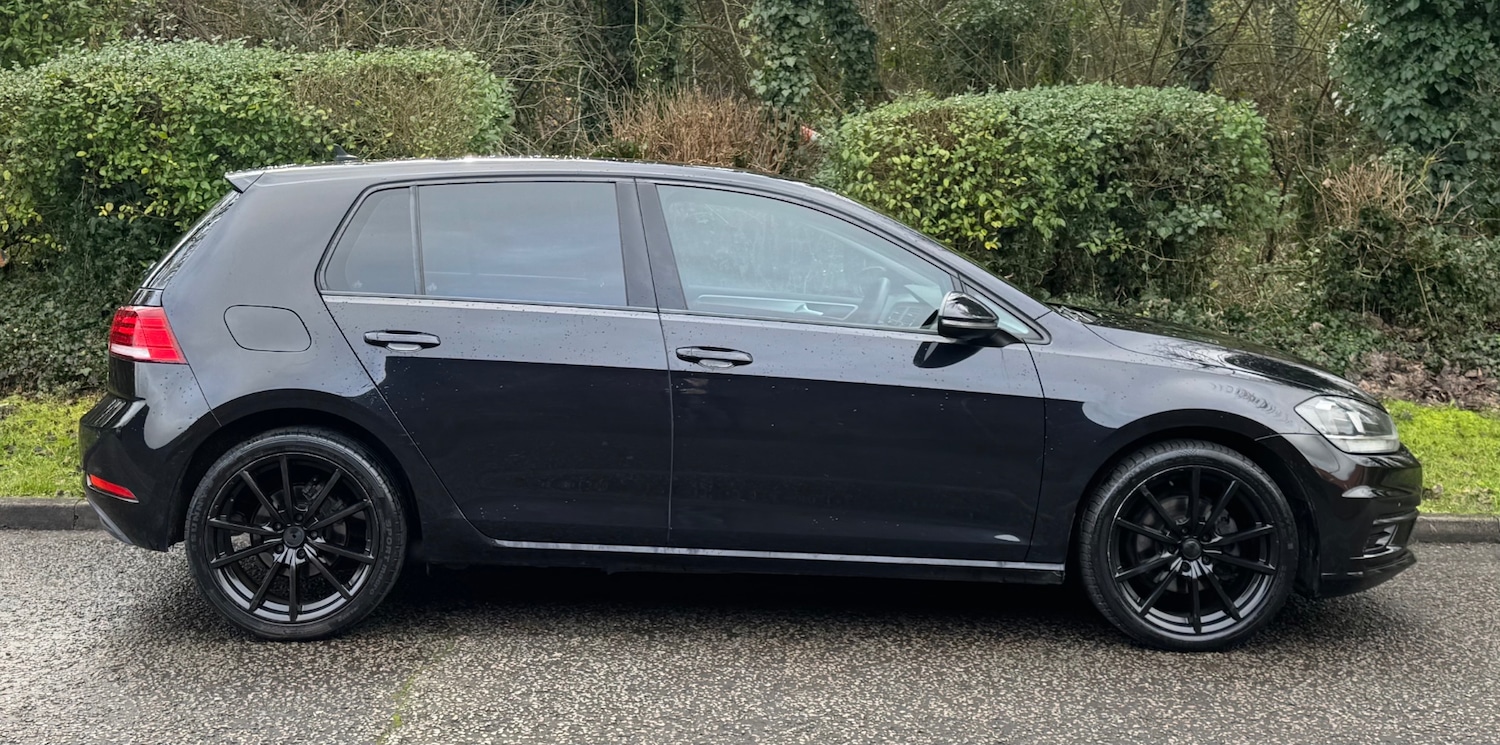 Used Volkswagen Golf 2017 for sale - 77501194: Photo 2