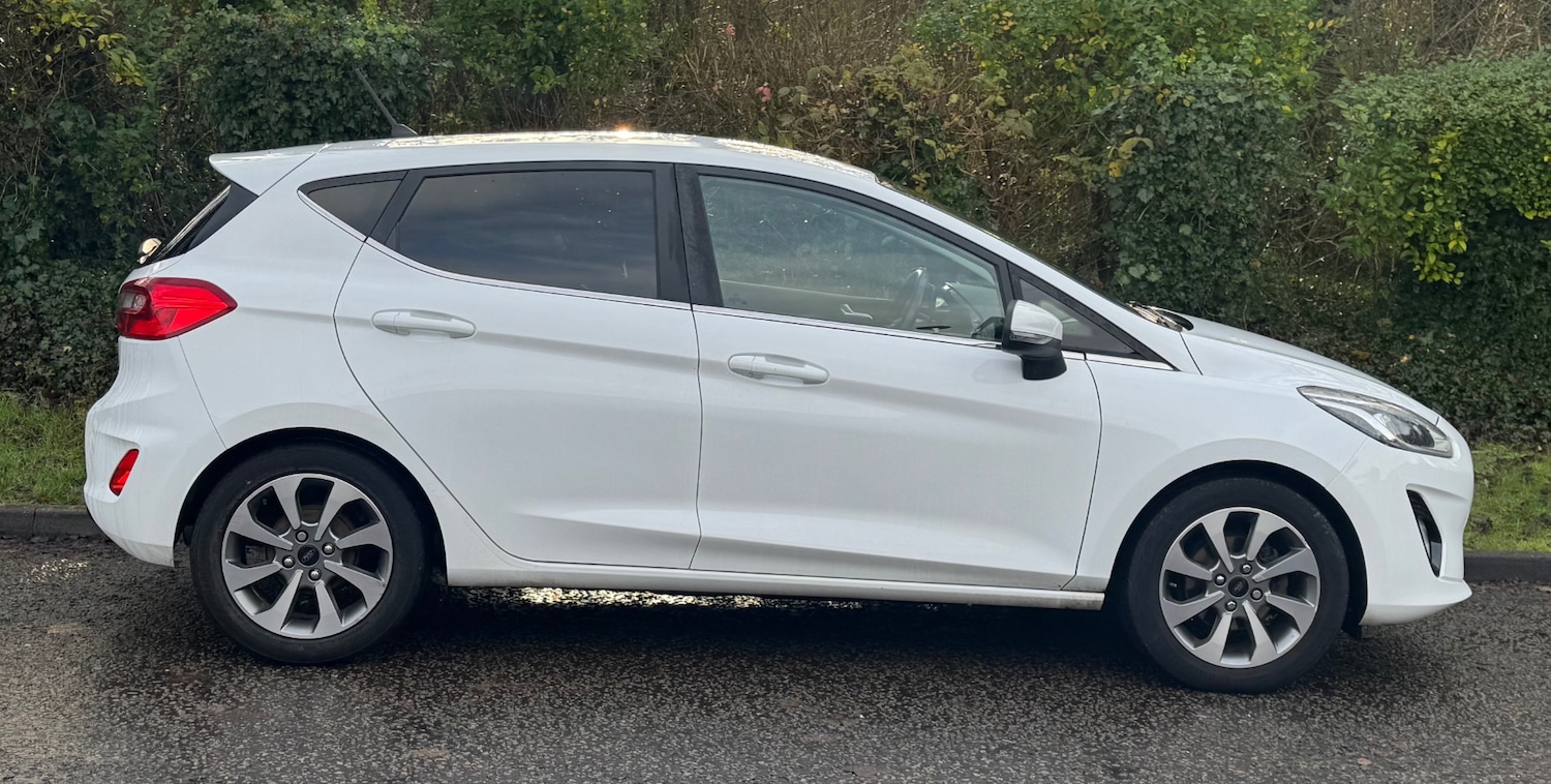 Used Ford Fiesta 2017 for sale - 76941834: Photo 2