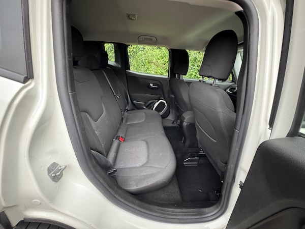Used Jeep Renegade 2015 for sale - 76120527: Photo 7