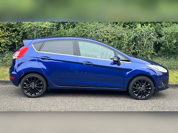 Used Ford Fiesta 2015 for sale - 76120536: Photo 2