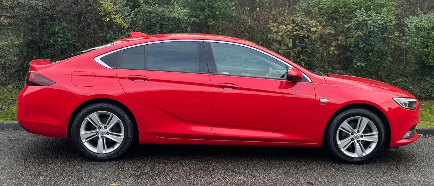 Used Vauxhall Insignia 2018 for sale - 76836923: Photo 2