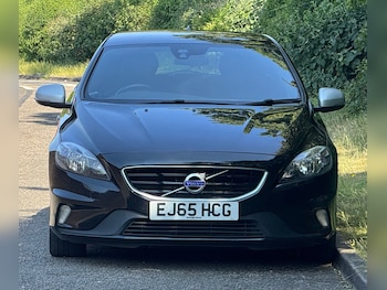 Used Volvo V40 2015 for sale - 79145231: Photo