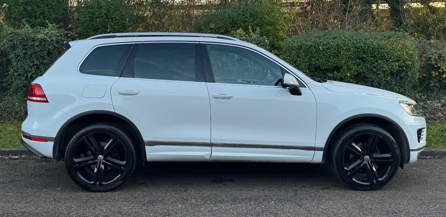 Used Volkswagen Touareg 2017 for sale - 76656425: Photo 2