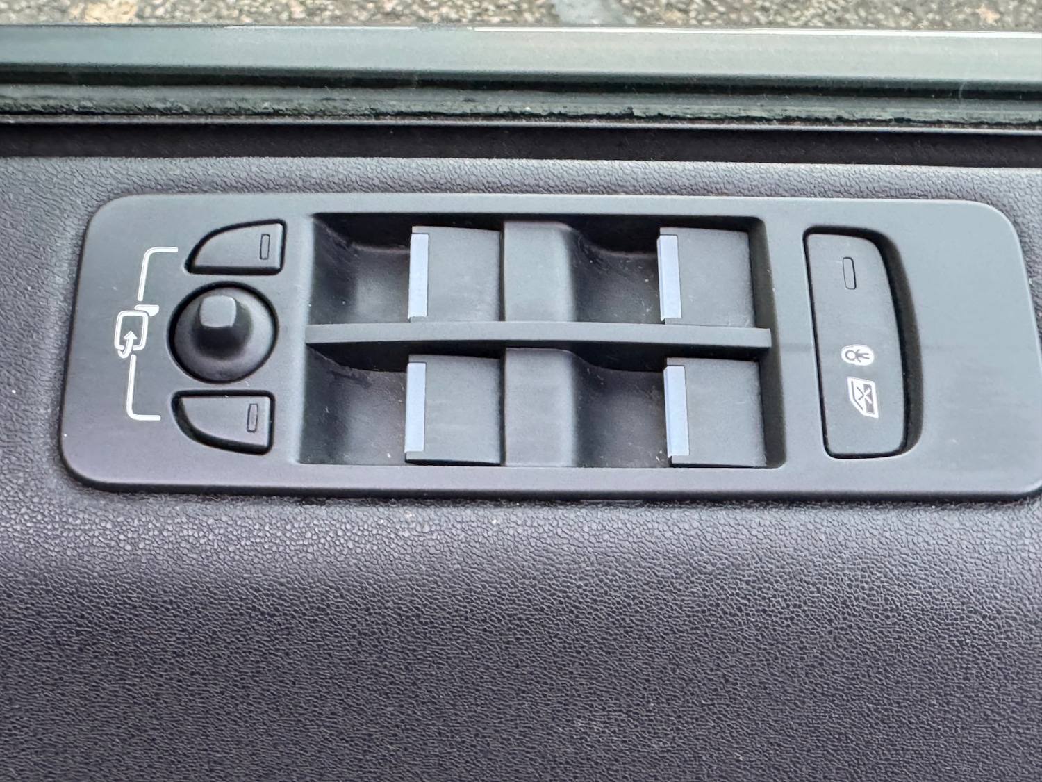 Used Land Rover Discovery Sport 2015 for sale - 77057042: Photo 15