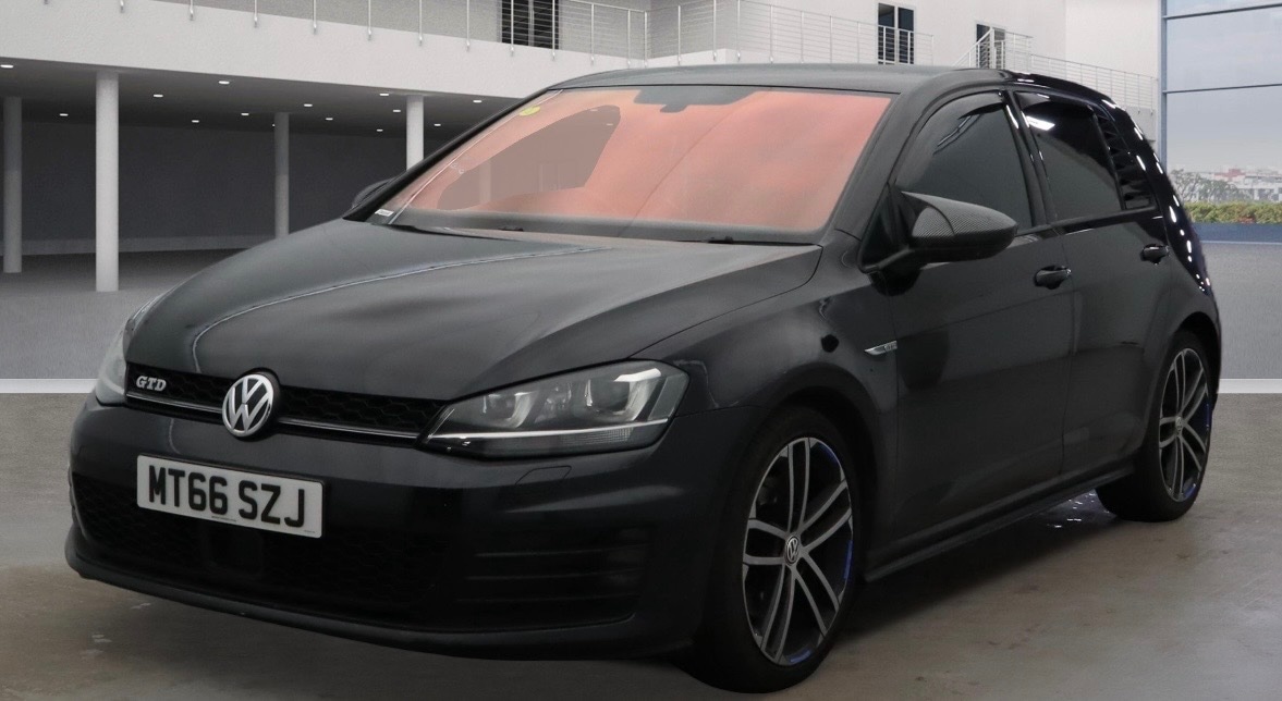 Used Volkswagen Golf 2016 for sale - 77632721: Photo 2