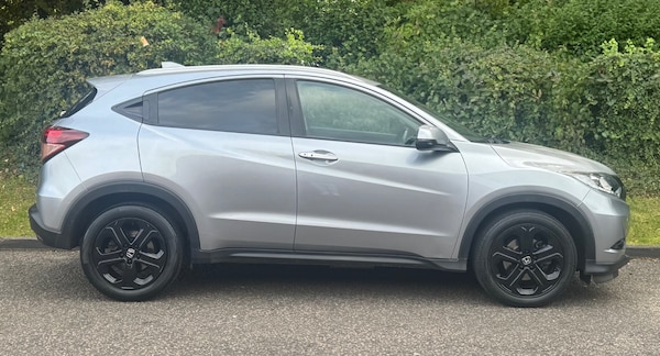 Used Honda HR-V 2017 for sale - 76178574: Photo 2