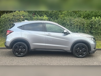 Used Honda HR-V 2017 for sale - 76178574: Photo 2