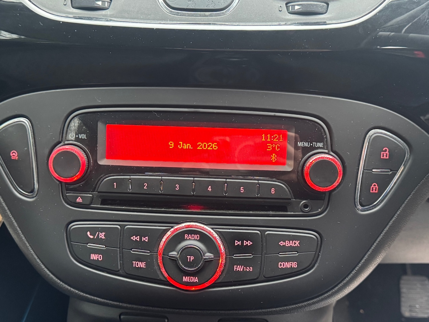 Used Vauxhall Corsa 2016 for sale - 77154311: Photo 9