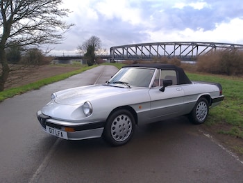 1990 - 2.0 2dr [LHD]