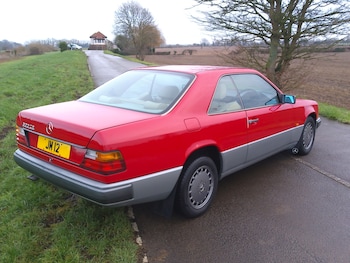 Used Mercedes-Benz C Class 1988 for sale - 77208313: Photo