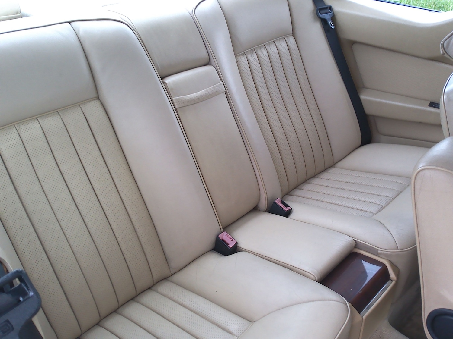 Used Mercedes-Benz C Class 1988 for sale - 77208313: Photo 9