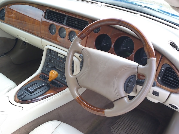 Used Jaguar XK8 1998 for sale - 75441533: Photo 12